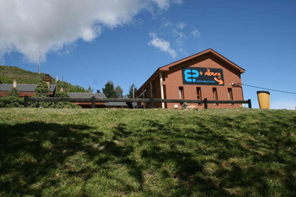 Alberg Escola De Piraguisme De Sort Eksteriør billede